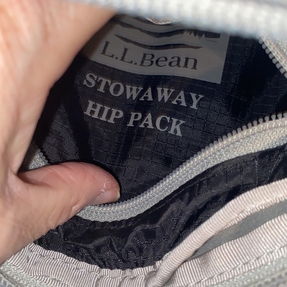 🔥L.L Bean Adults' Stowaway Hip Pack, Black & Gray🔥 - Picture 9 of 12